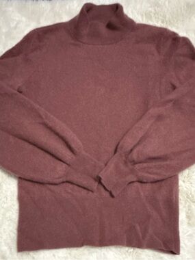 Women’s Maroon Turtleneck Sweater - Classic Knit